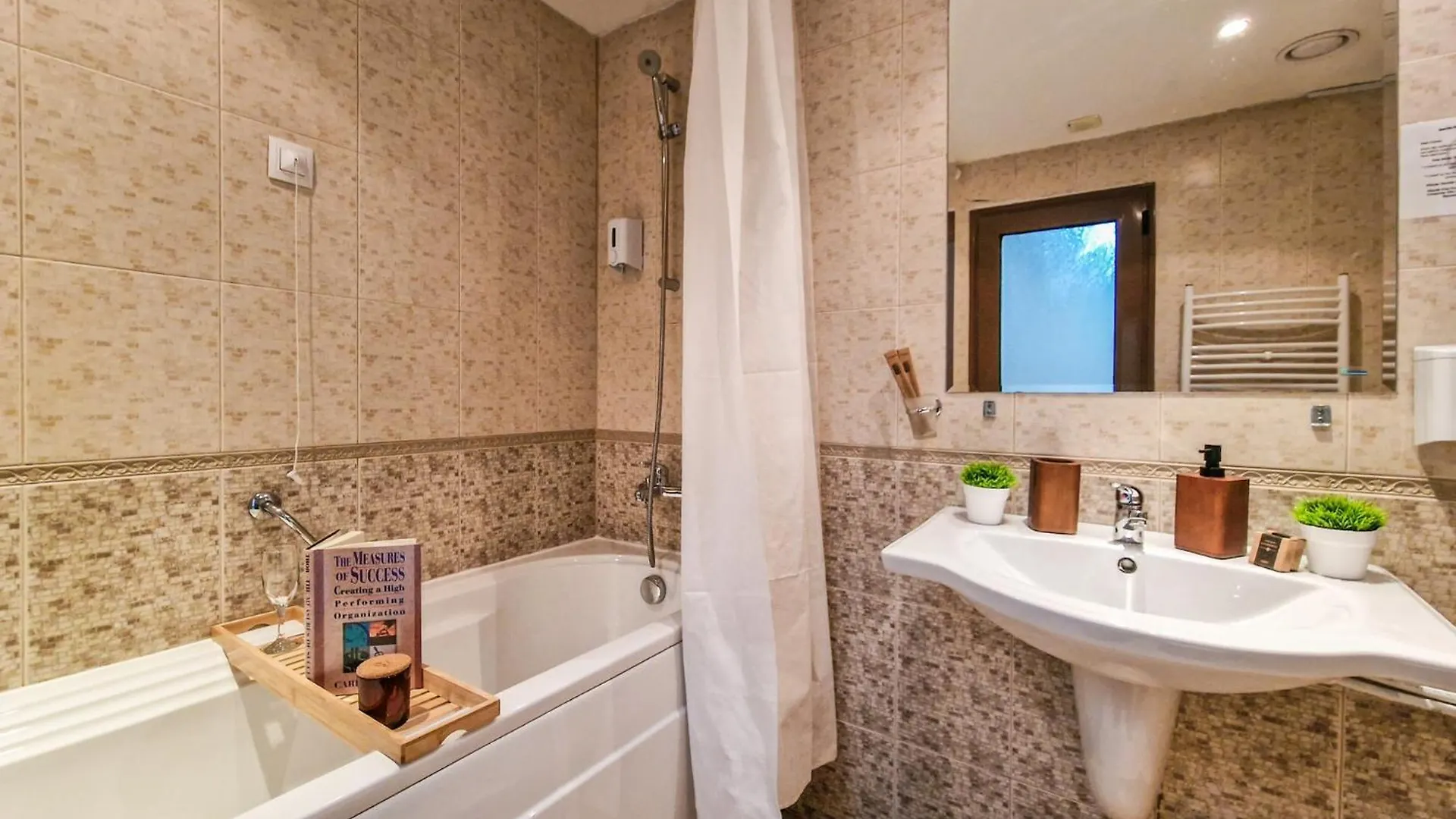 The Brown Bear - Amazing View Apartament , Doorstep To Gondola Bansko